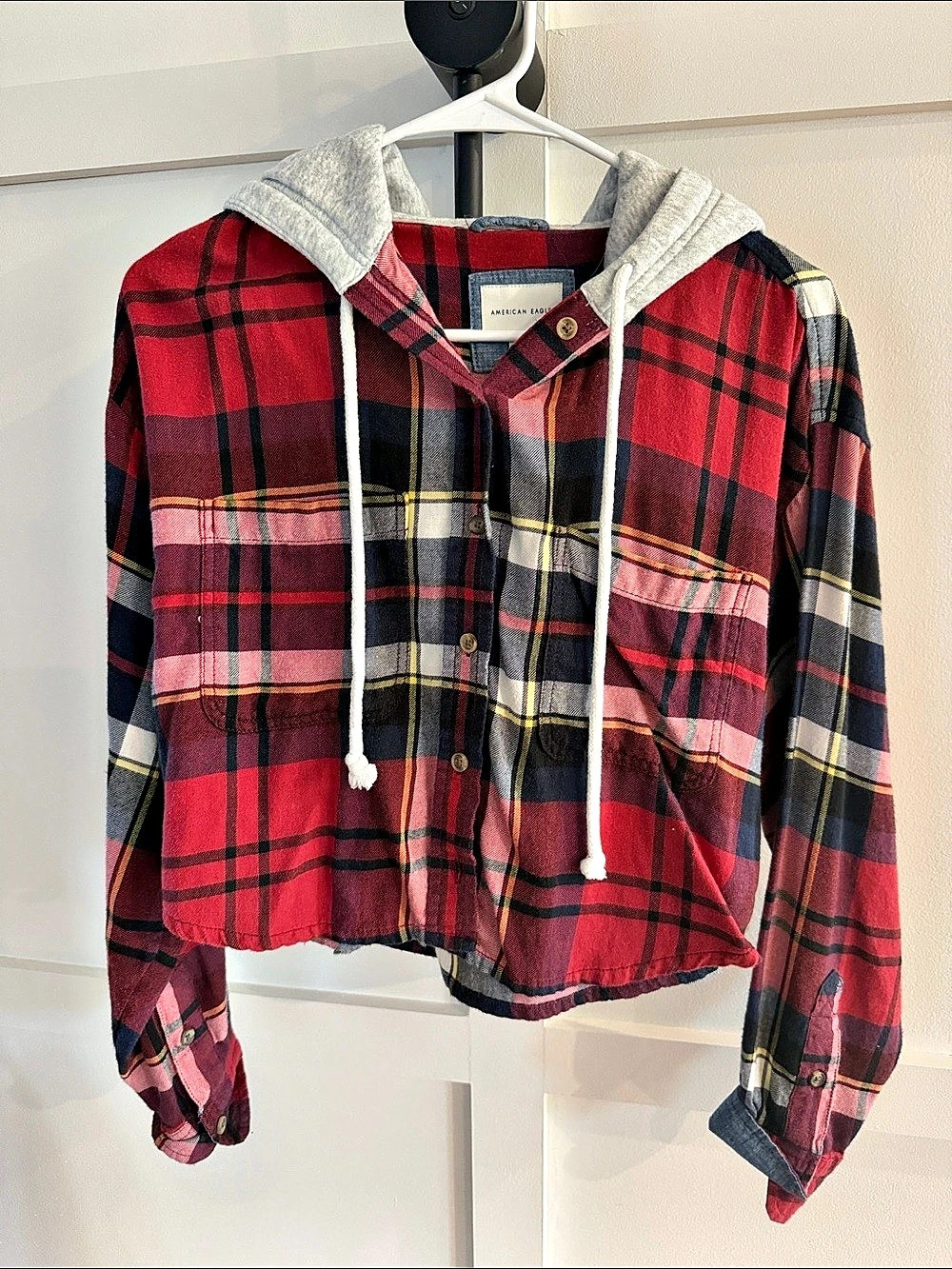 American Eagle Red Plaid Flannel Cropped Hoodie Jacket Red & Navy size small